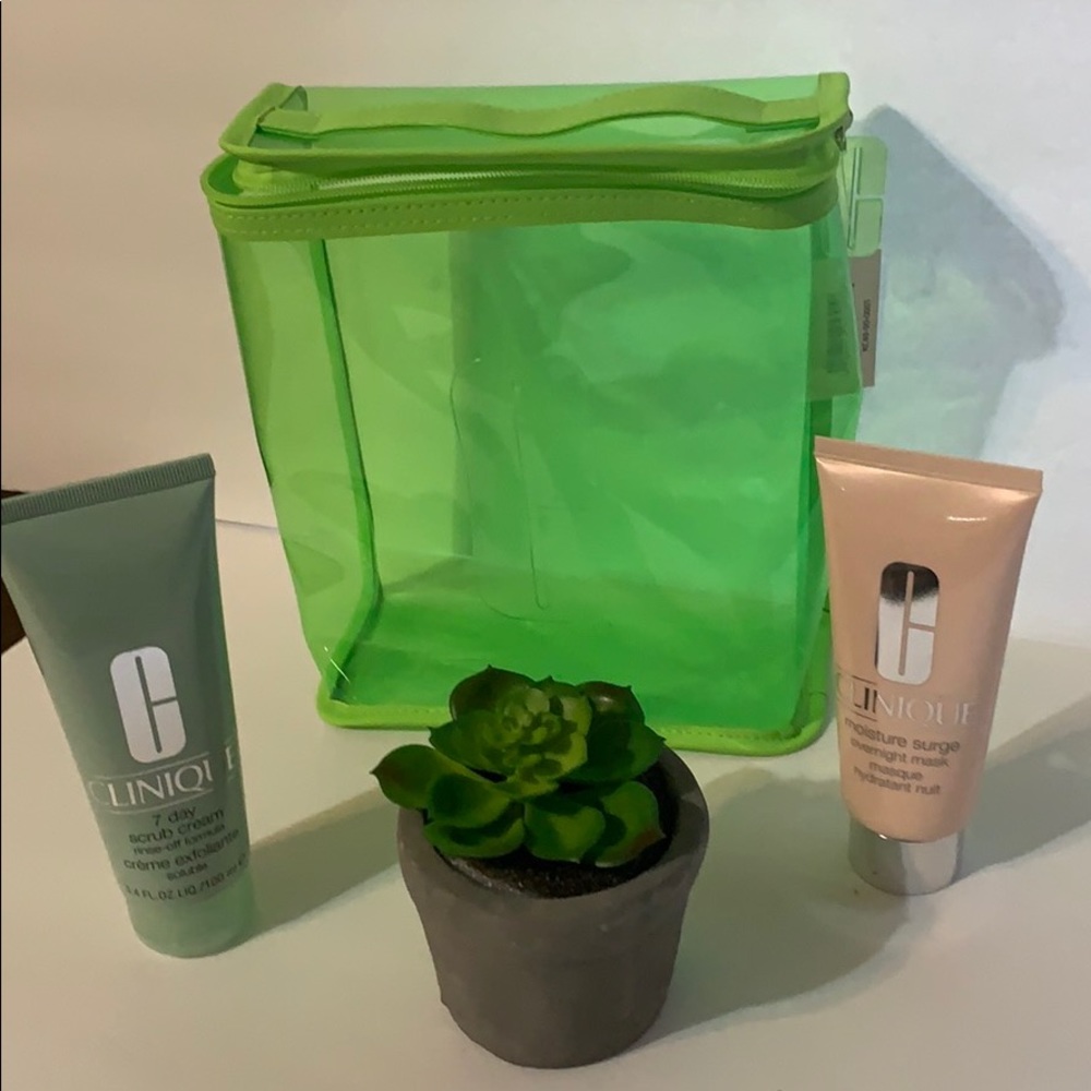 Clinique Scrub &Moisture Surge Overnight